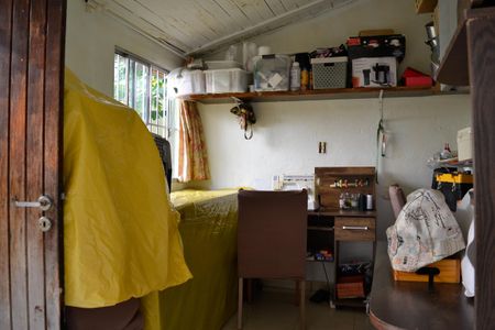 Casa à venda com 240m², 2 quartos e 2 vagasQuarto de serviço