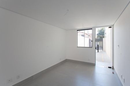 Casa à venda com 119m², 2 quartos e 1 vagaSala