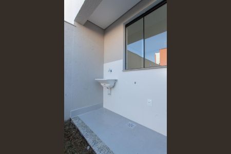 Casa à venda com 122m², 2 quartos e 1 vagaÁrea de Serviço