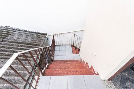 Casa para alugar com 286m², 3 quartos e 4 vagasEscada