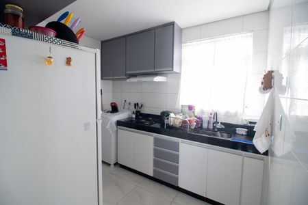 Apartamento à venda com 120m², 3 quartos e 2 vagas Apartamento à venda com 120m², 3 quartos e 2 vagasCozinha e Área de Serviço
