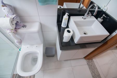 Apartamento à venda com 120m², 3 quartos e 2 vagas Apartamento à venda com 120m², 3 quartos e 2 vagasBanheiro Social