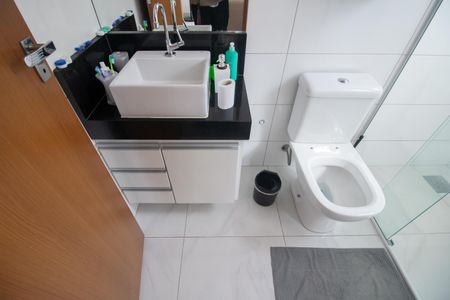 Apartamento à venda com 120m², 3 quartos e 2 vagas Apartamento à venda com 120m², 3 quartos e 2 vagasBanheiro da Suíte