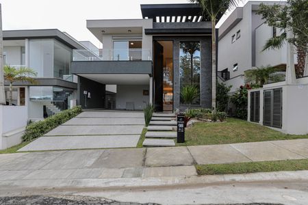 Casa de condomínio para alugar com 300m², 3 quartos e 4 vagasGaragem