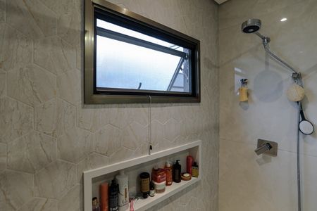 Casa de condomínio para alugar com 300m², 3 quartos e 4 vagasBanheiro - Quarto 1 - Suíte