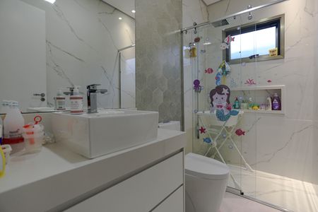 Casa de condomínio para alugar com 300m², 3 quartos e 4 vagasBanheiro - Quarto 2 - Suíte