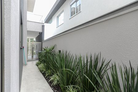 Casa de condomínio para alugar com 300m², 3 quartos e 4 vagasQuintal