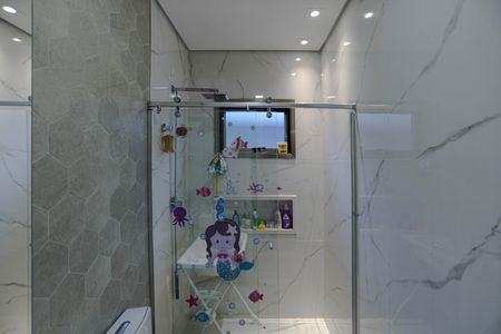 Casa de condomínio para alugar com 300m², 3 quartos e 4 vagasBanheiro - Quarto 2 - Suíte