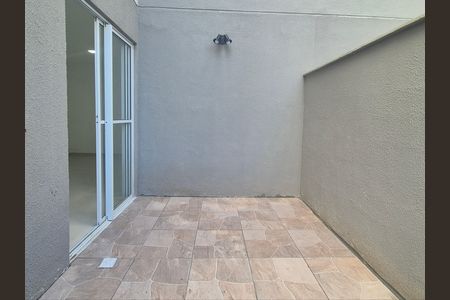 Apartamento para alugar com 65m², 2 quartos e 1 vagaVaranda