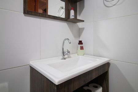 Casa à venda com 140m², 2 quartos e 2 vagasBanheiro 1