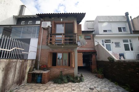 Casa à venda com 140m², 2 quartos e 2 vagasFachada