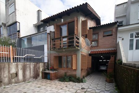 Casa à venda com 140m², 2 quartos e 2 vagasFachada