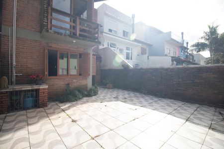 Casa à venda com 140m², 2 quartos e 2 vagasQuintal