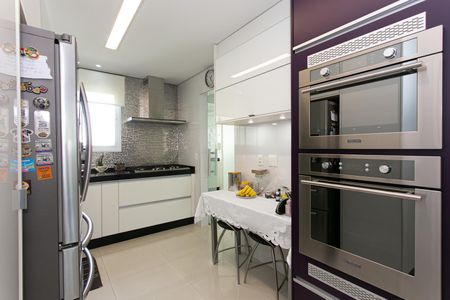 Apartamento à venda com 165m², 3 quartos e 4 vagasCozinha