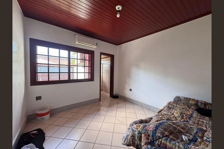 Casa à venda com 280m², 5 quartos e 4 vagas Casa à venda com 280m², 5 quartos e 4 vagasEdícula - Quarto
