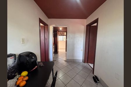Casa à venda com 280m², 5 quartos e 4 vagas Casa à venda com 280m², 5 quartos e 4 vagasSala