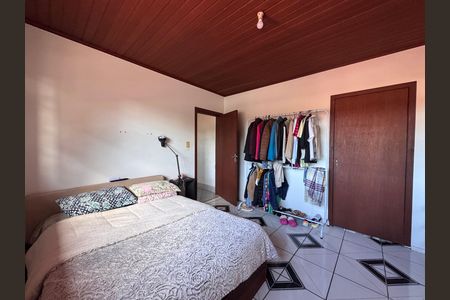 Casa à venda com 280m², 5 quartos e 4 vagas Casa à venda com 280m², 5 quartos e 4 vagasQuarto 1