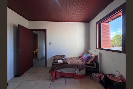 Casa à venda com 280m², 5 quartos e 4 vagas Casa à venda com 280m², 5 quartos e 4 vagasQuarto 3