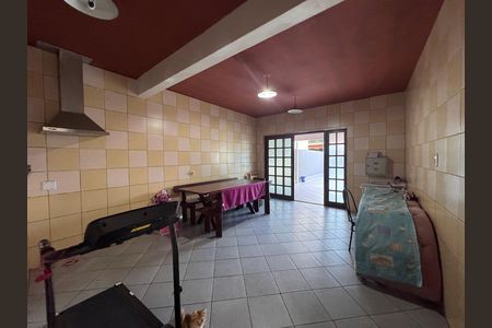 Casa à venda com 280m², 5 quartos e 4 vagas Casa à venda com 280m², 5 quartos e 4 vagasEdícula