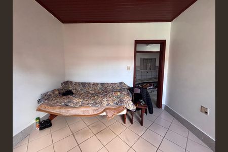 Casa à venda com 280m², 5 quartos e 4 vagas Casa à venda com 280m², 5 quartos e 4 vagasEdícula - Quarto