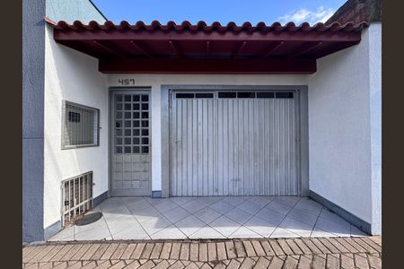 Casa à venda com 280m², 5 quartos e 4 vagas Casa à venda com 280m², 5 quartos e 4 vagasGaragem