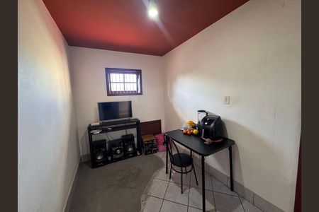 Casa à venda com 280m², 5 quartos e 4 vagas Casa à venda com 280m², 5 quartos e 4 vagasSala