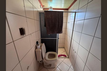 Casa à venda com 280m², 5 quartos e 4 vagas Casa à venda com 280m², 5 quartos e 4 vagasEdícula - Banheiro