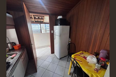 Casa à venda com 280m², 5 quartos e 4 vagas Casa à venda com 280m², 5 quartos e 4 vagasCozinha