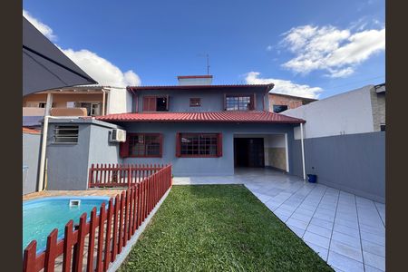 Casa à venda com 280m², 5 quartos e 4 vagas Casa à venda com 280m², 5 quartos e 4 vagasÁrea Privativa