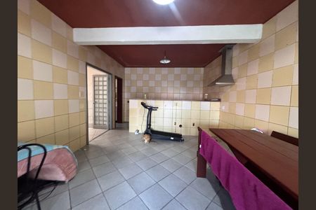 Casa à venda com 280m², 5 quartos e 4 vagas Casa à venda com 280m², 5 quartos e 4 vagasEdícula