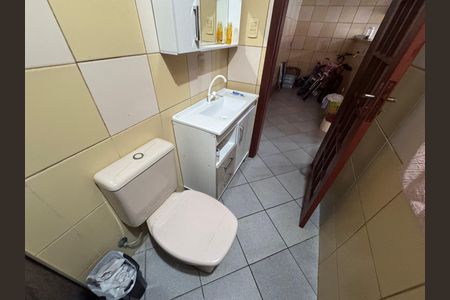 Casa à venda com 280m², 5 quartos e 4 vagas Casa à venda com 280m², 5 quartos e 4 vagasBanheiro 1