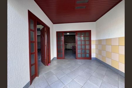 Casa à venda com 280m², 5 quartos e 4 vagas Casa à venda com 280m², 5 quartos e 4 vagasÁrea Privativa