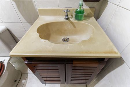 Apartamento à venda com 56m², 2 quartos e 1 vaga Apartamento à venda com 56m², 2 quartos e 1 vagaBanheiro