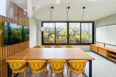 Apartamento à venda com 27m², 1 quarto e sem vaga Apartamento à venda com 27m², 1 quarto e sem vagaSala de Reunião