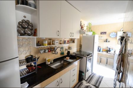 Apartamento à venda com 80m², 2 quartos e 1 vagaCozinha