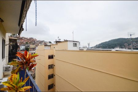 Apartamento à venda com 80m², 2 quartos e 1 vagaVista da Sala
