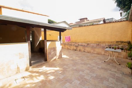 Casa à venda com 395m², 4 quartos e 4 vagasQuintal