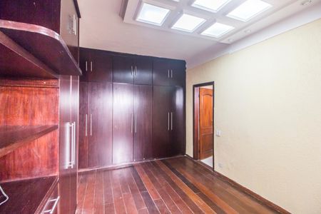 Casa de condomínio à venda com 395m², 5 quartos e 4 vagas Casa de condomínio à venda com 395m², 5 quartos e 4 vagasSuíte 1