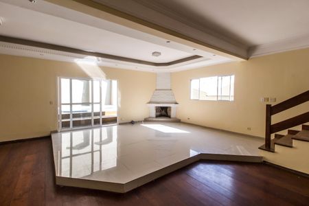 Casa de condomínio à venda com 395m², 5 quartos e 4 vagas Casa de condomínio à venda com 395m², 5 quartos e 4 vagasSala