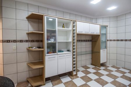 Casa de condomínio à venda com 395m², 5 quartos e 4 vagas Casa de condomínio à venda com 395m², 5 quartos e 4 vagasCozinha