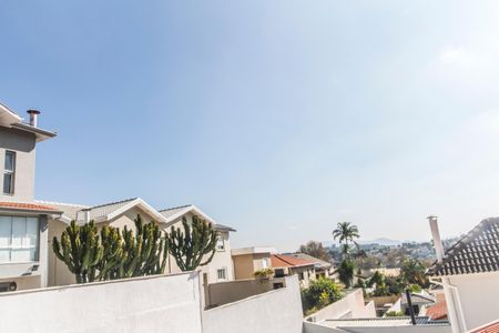 Casa de condomínio à venda com 395m², 5 quartos e 4 vagas Casa de condomínio à venda com 395m², 5 quartos e 4 vagasVista da Suíte 2