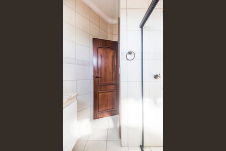 Casa de condomínio à venda com 395m², 5 quartos e 4 vagas Casa de condomínio à venda com 395m², 5 quartos e 4 vagasBanheiro da Suíte 2