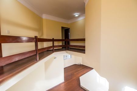 Casa de condomínio à venda com 395m², 5 quartos e 4 vagas Casa de condomínio à venda com 395m², 5 quartos e 4 vagasCorredor