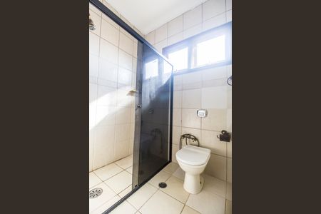 Casa de condomínio à venda com 395m², 5 quartos e 4 vagas Casa de condomínio à venda com 395m², 5 quartos e 4 vagasBanheiro da Suíte 2