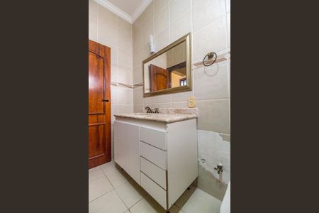 Casa de condomínio à venda com 395m², 5 quartos e 4 vagas Casa de condomínio à venda com 395m², 5 quartos e 4 vagasBanheiro