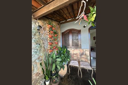 Casa à venda com 180m², 3 quartos e 2 vagasVaranda da Sala