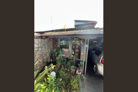 Casa à venda com 180m², 3 quartos e 2 vagasFachada