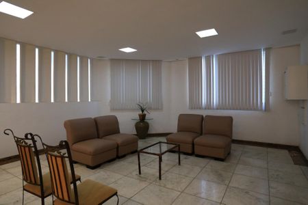 Apartamento à venda com 350m², 4 quartos e 2 vagas Apartamento à venda com 350m², 4 quartos e 2 vagasÁrea comum - Salão de festas