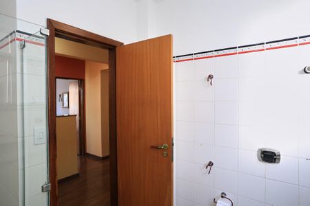 Apartamento à venda com 350m², 4 quartos e 2 vagas Apartamento à venda com 350m², 4 quartos e 2 vagasBanheiro