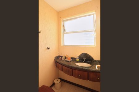 Apartamento à venda com 350m², 4 quartos e 2 vagas Apartamento à venda com 350m², 4 quartos e 2 vagasLavabo